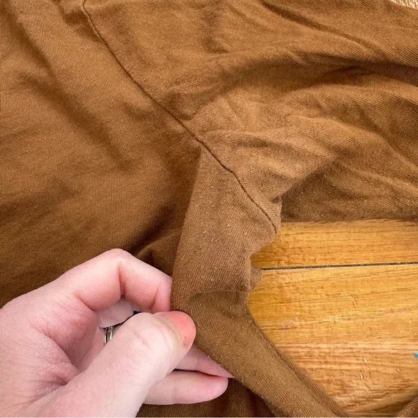Basic brown long sleeve tee size medium women’s - Image 3