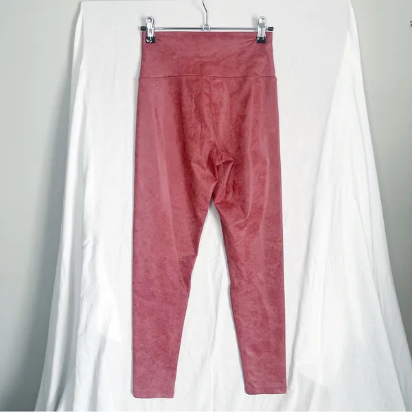 OFFLINE X AERIE | Pink Wax Coated Crossover Leggings Sz M - Image 4