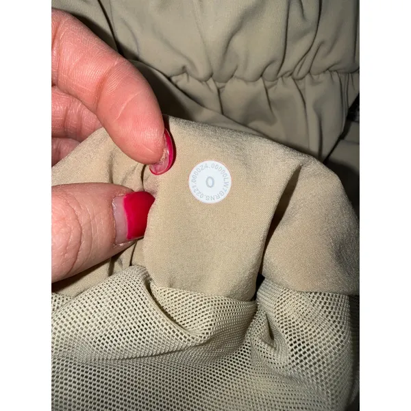 Lululemon Cinchable High Rise Shorts Womens‎ 0 Tan Excellent High Rise Paperbag - Image 4