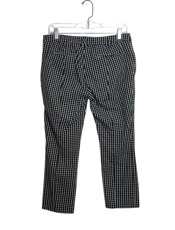 Essential Slim Black & White Plaid Print Cropped Pants - Image 8