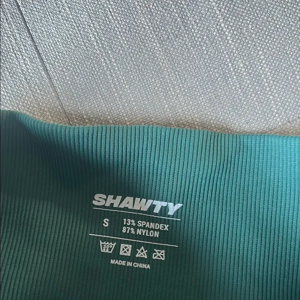 SWT Shawty V-SCRUNCH SEAMLESS SHORTS Size Small - Image 6