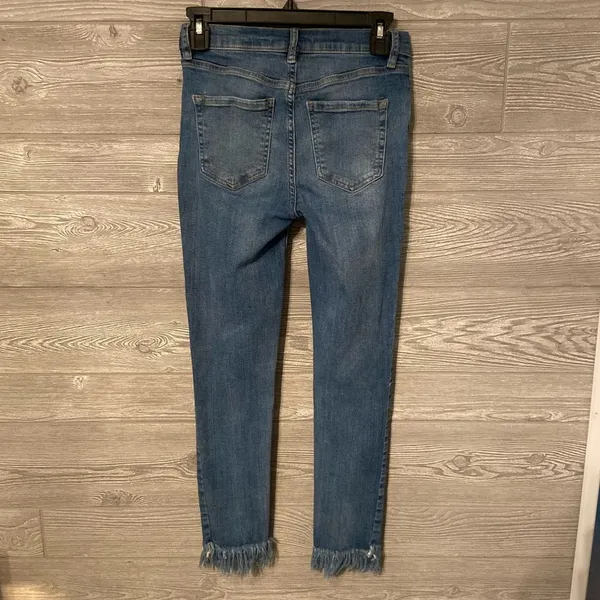 Free People Distressed Skinny Jeans Blue Frayed Fringe Hem Size 27‎ High Rise - Image 3