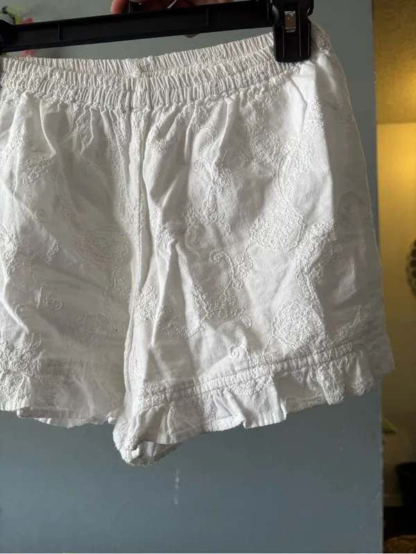 Plum Pretty Sugar White Eyelet Short Pajama Set - Image 4