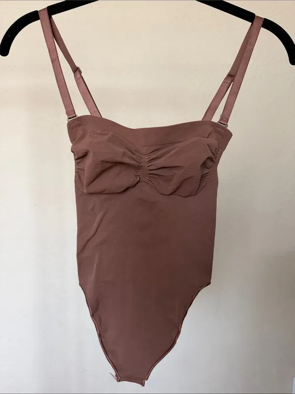 SKIMS SEAMLESS SCULPT STRAPLESS THONG BODYSUIT NWOT size L - Image 3