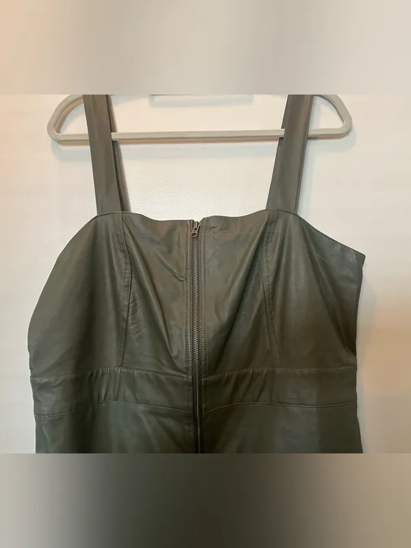 NWT Wild Fable faux leather zip-front mini pinafore dress in olive green - Image 4