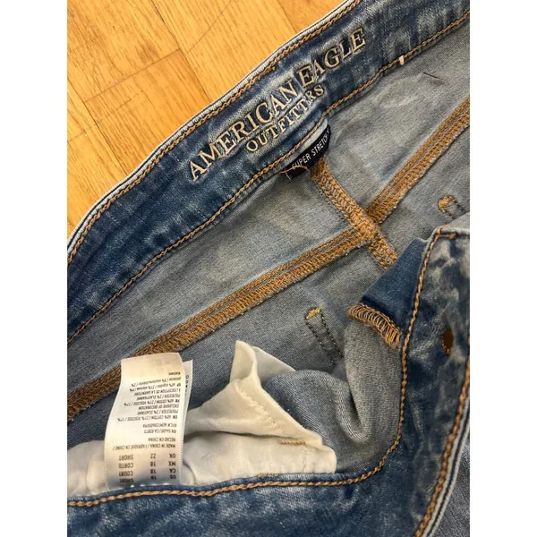 American eagle 18 short comfort stretch waistband medium wash hi rise jegging - Image 4