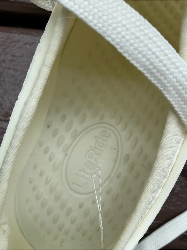 Lightweight CROCS Women's Lace-Up Sneakers - Image 9
