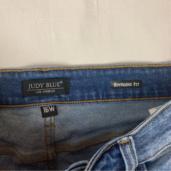 Judy Blue size 16 W Ulta distressed boyfriend fit Ripped Skinny Jeans denim - Image 3
