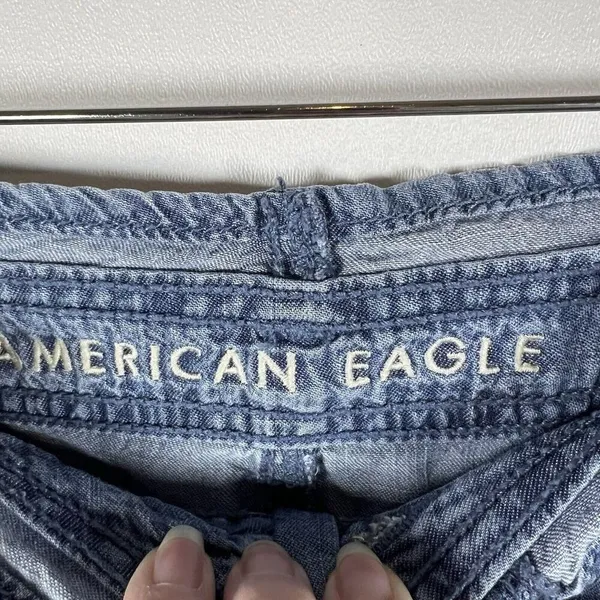 American Eagle Women's Chambray Pleated Paperbag Button‎ Fly Shorts Size 6 - Image 3