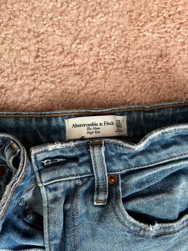 Abercrombie Curve Love High Rise Mom Jean - Image 4