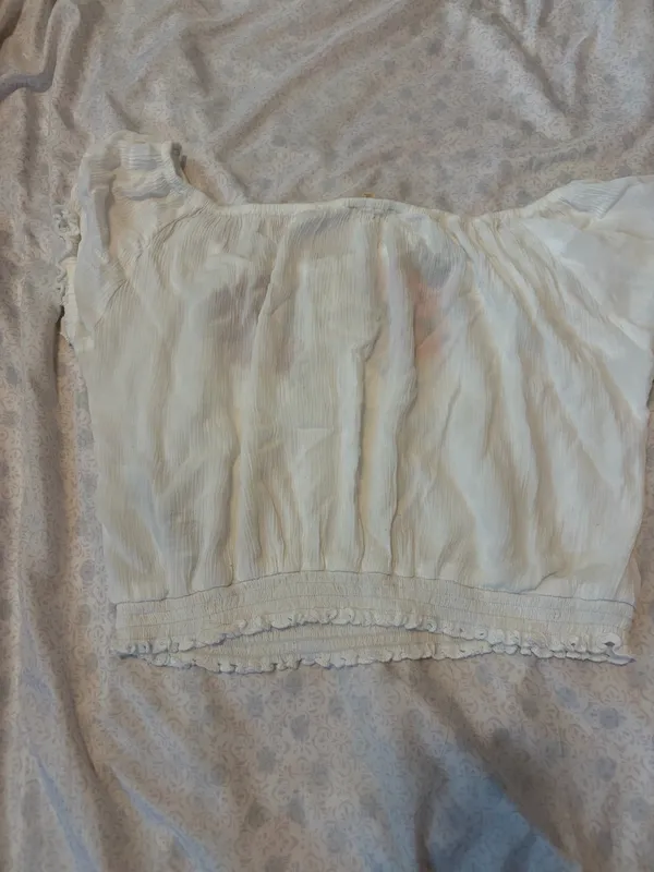 Hollister white floral shirt - Image 7