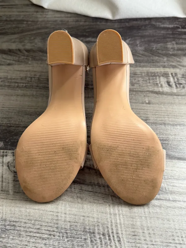michael kors tan sascha heels - Image 8
