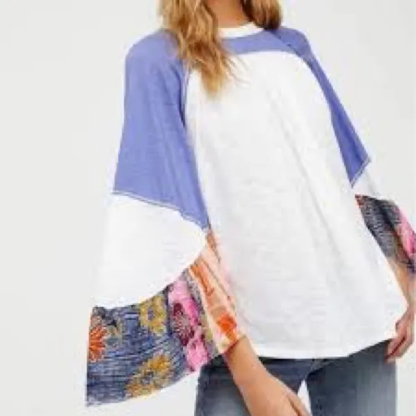We The Free Blue and‎ White Top with Floral Sleeves Size XS EUC - Image 2