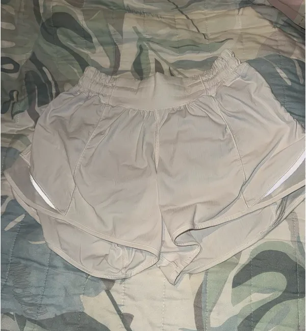White lululemon shorts size 2 4” - Image 2