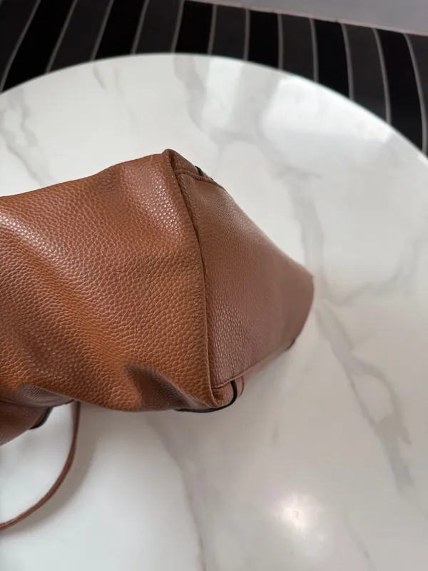 Everyday Classic Brown Leather Tote Tan - Image 11