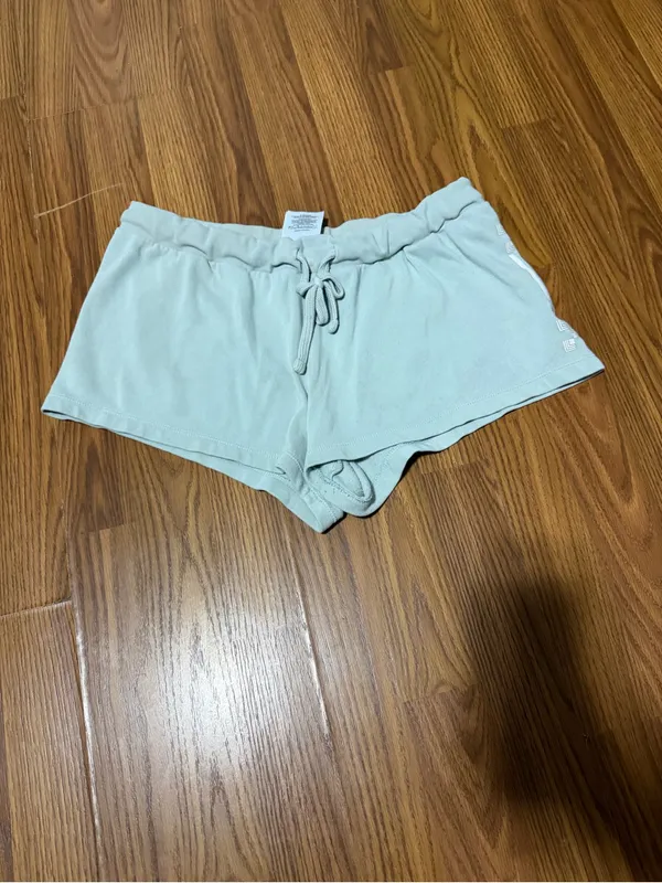 Vans Pull On Deco Logo Sage Green Sweat Shorts Size Medium. - Image 2
