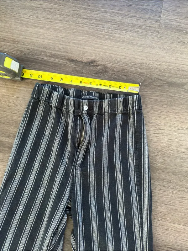 Brandy Melville Women's Black Trousers - Image 5