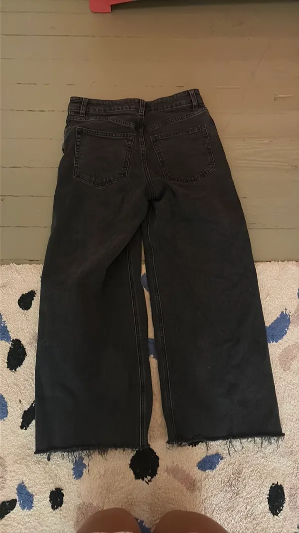 H&M black mid rise jeans - Image 2