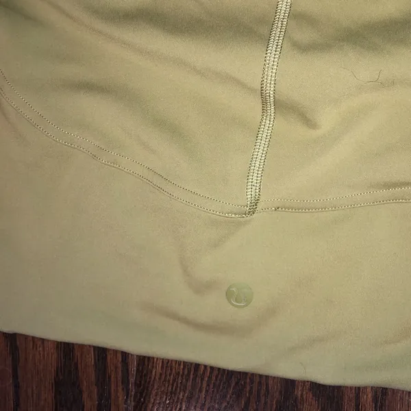 Lululemon green athletic leggings size 4 - Image 4