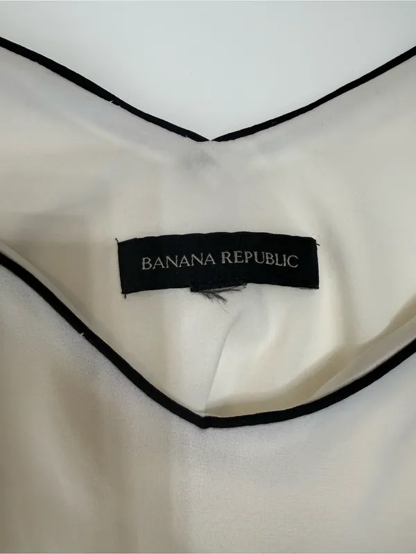Banana Republic White Satin V-Neck Spaghetti Strap Camisole Size Large - Image 5