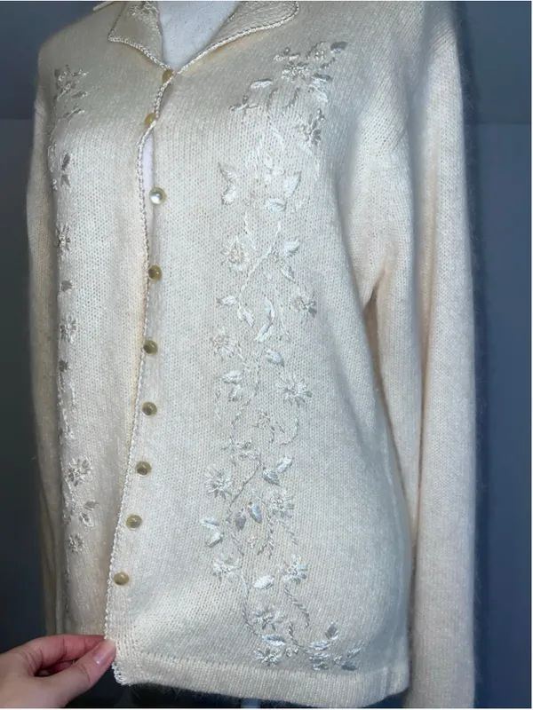 VTG Floral Embroidered Cardigan SILK ANGORA Beige Size M - Image 3