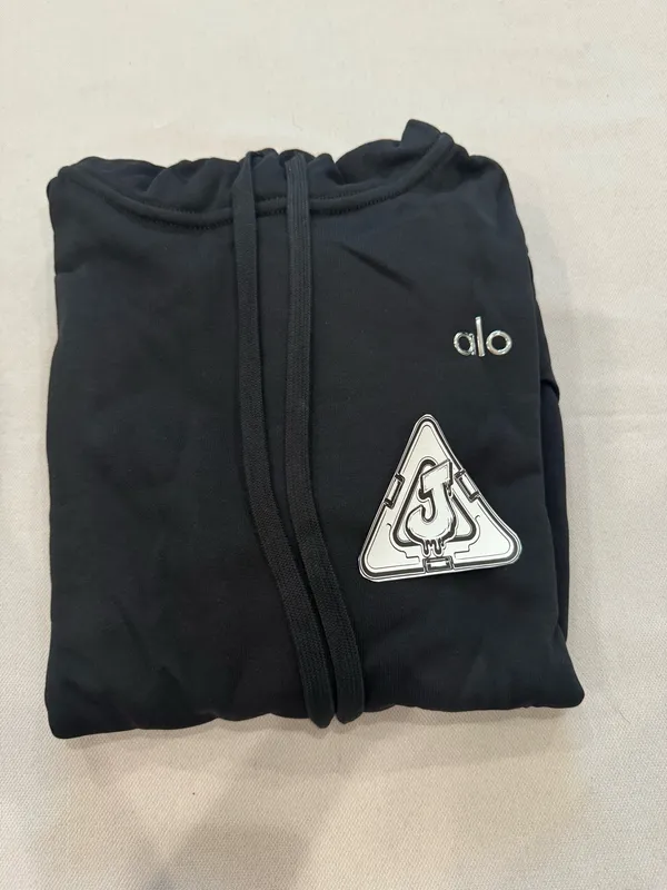 Alo Yoga hoodie M - Image 2
