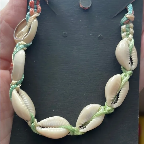 Shell Bracelet with Braided Cord White - Image 4
