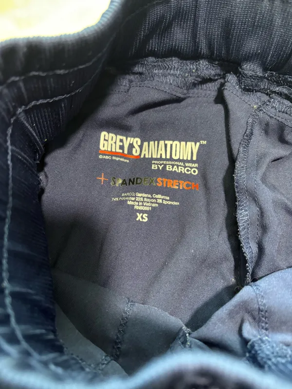 XS Navy Figs & Grey’s Anatomy Scrub Set - Image 7