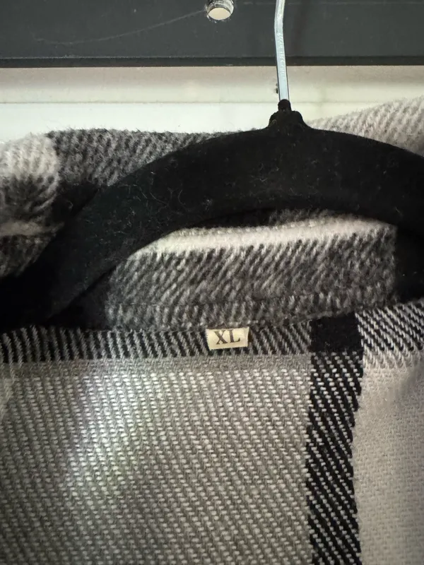 Women’s Black & White Plaid Shacket Jacket Size XL - Image 2