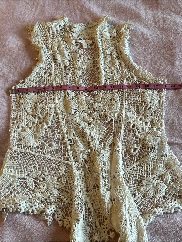 Sun & Shadow ivory crochet floral duster vest pointed hem size S festival boho - Image 8