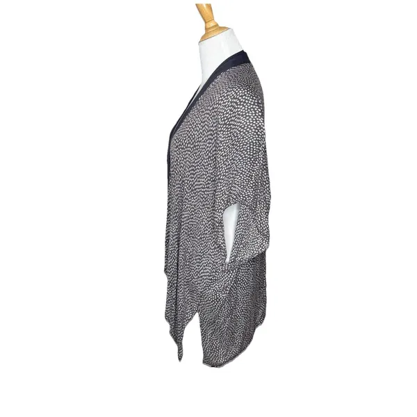 LOFT Grey Geo Print Open Front Lightweight Flowy Kimono Top Size M/L Womens - Image 2