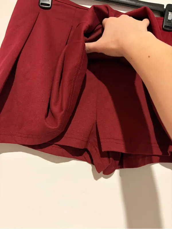 Emerson Lang Pleated Mini Skort maroon red size large - Image 3