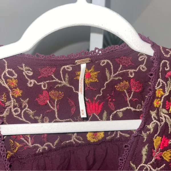 Free‎ People Ava Embroidered V-Neck Pullover Top M - Image 3