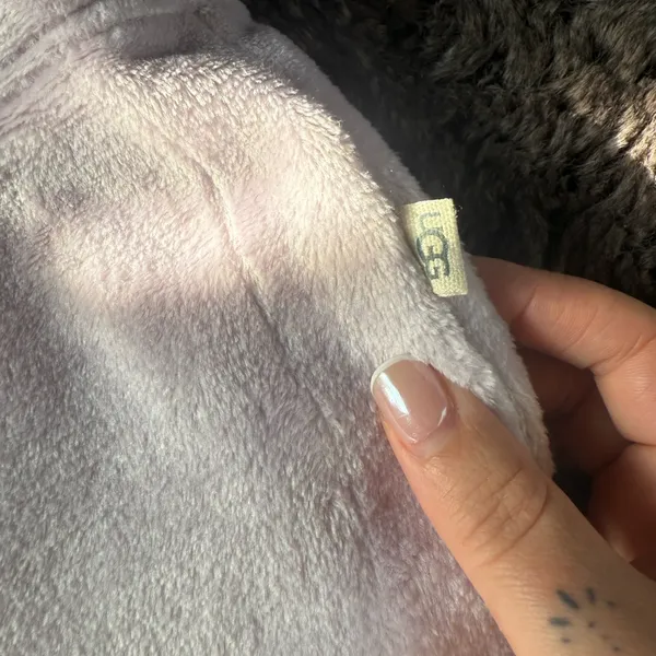 UGG Soft Lavender Joggers - Image 4