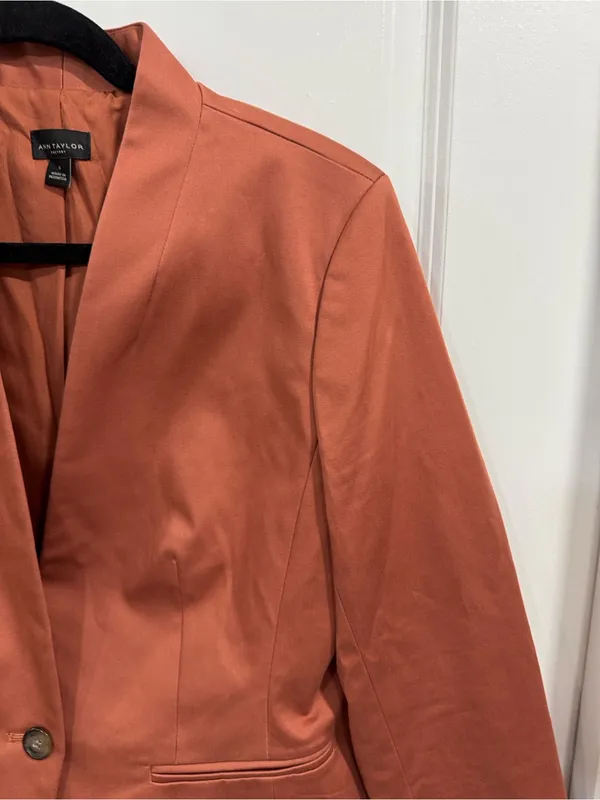 Ann Taylor Factory Terracotta Rust Orange One Button Collarless Blazer Size 6 - Image 4