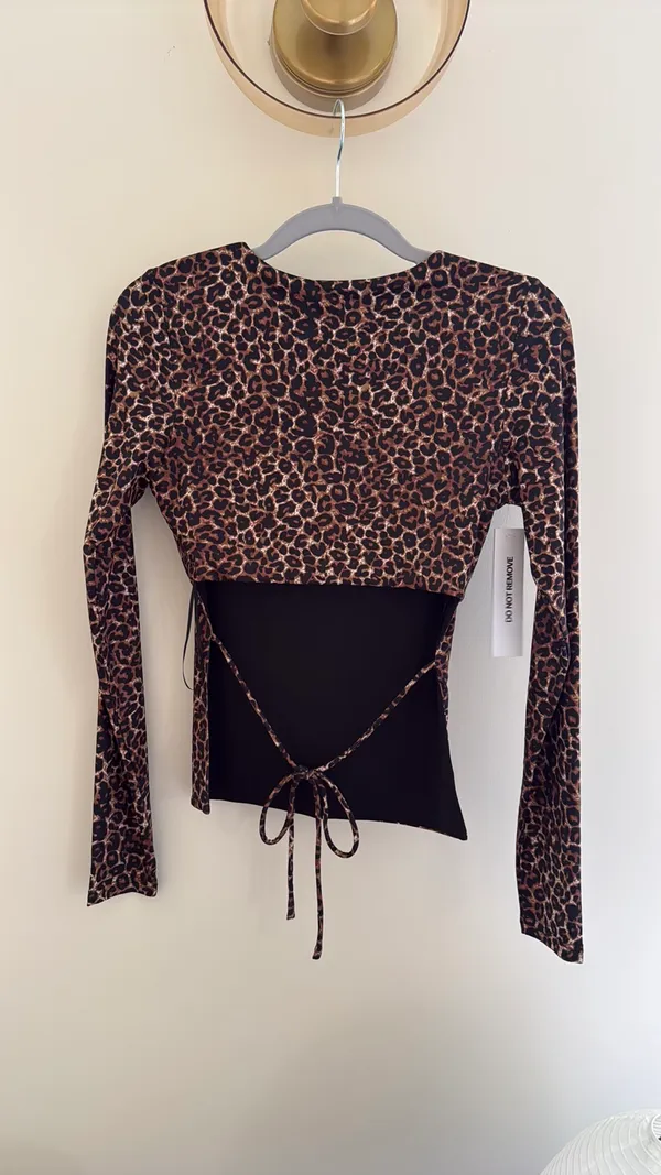 Princess Polly Cheetah Long Sleeve Top Open Back - Image 4