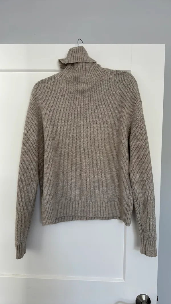 H&M Turtleneck Sweater - Image 3