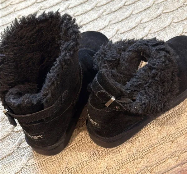 Koolaburra by Ugg Black Ankle Boots with Suede Finish Size 9 - Image 10