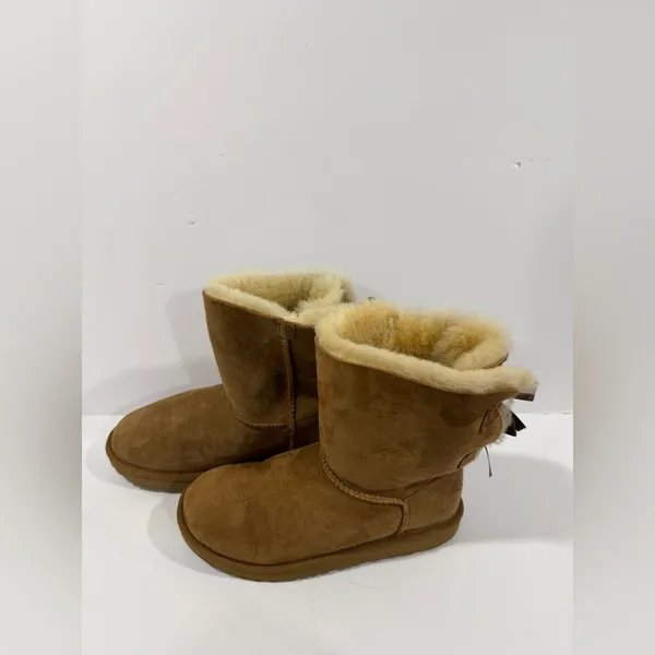 UGG Bailey Bow II Chestnut Boots Women Size 5 Brown Sheepskin Suede - Image 4
