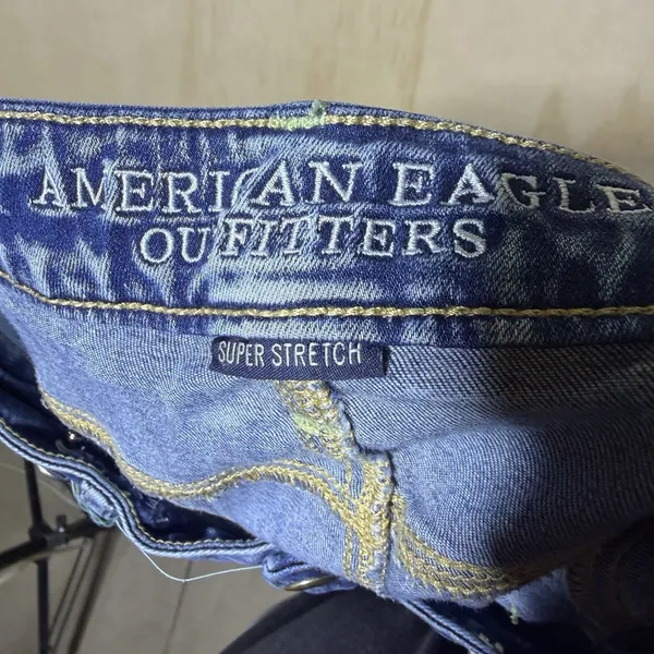 American Eagle Womens Size 8 Jegging Crop Super Stretch Distressed Jeans Blue - Image 8