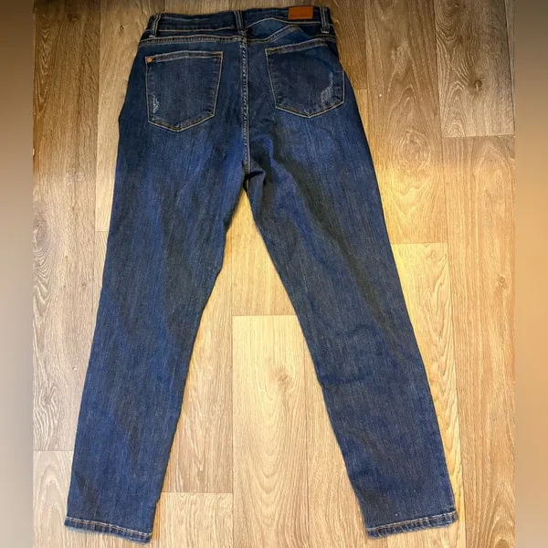 Judy Blue Relaxed Fit Denim Size 7/28 - Stretchy & Comfortable - Image 2