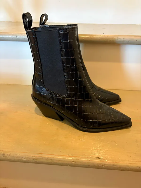 & Other Stories Black boots - Image 3