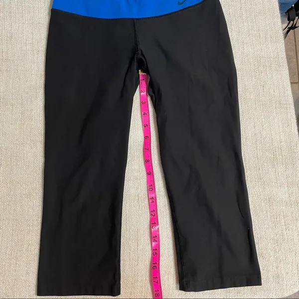 Nike Women’s Capri Leggings - Image 11