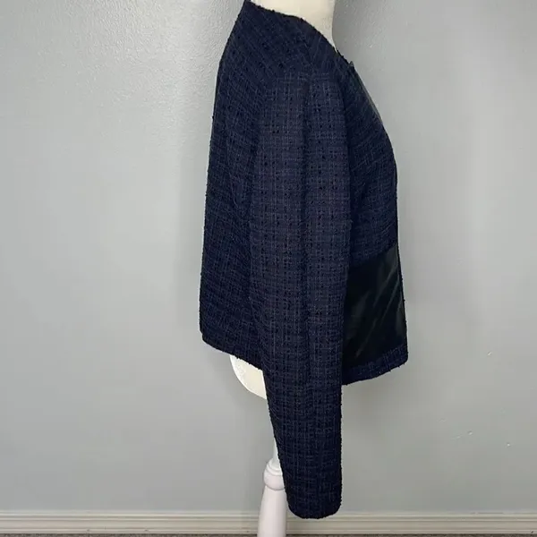 Ann Taylor Tweed suit jacket. Dark Academia. Size 4** See measurements. Cropped. - Image 2