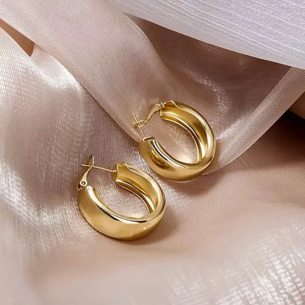 Elegant Chunky Gold Hoop Earrings for Women - Image 3