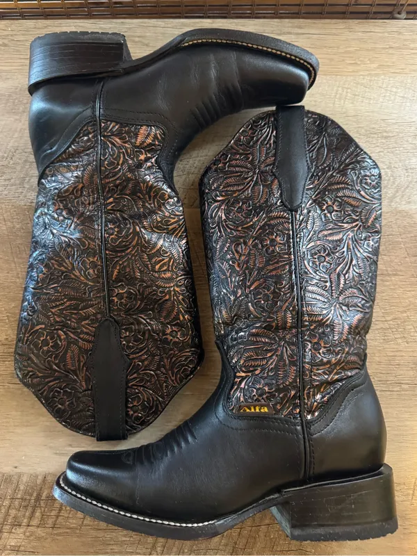 Alfa Western Wear Black Leather Western Cowboy Boots with Gold Stamped Shaft - Image 2