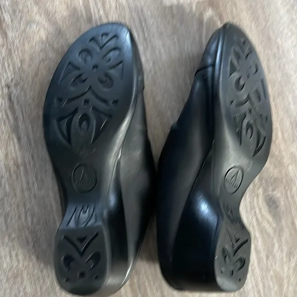 Clarks Artisan Collection Slip On Shoes Size 11 Medium - Image 10