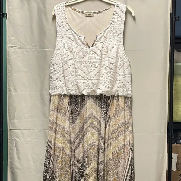 Live and let Live size XL maxi lace Asymmetrical hem - Image 4