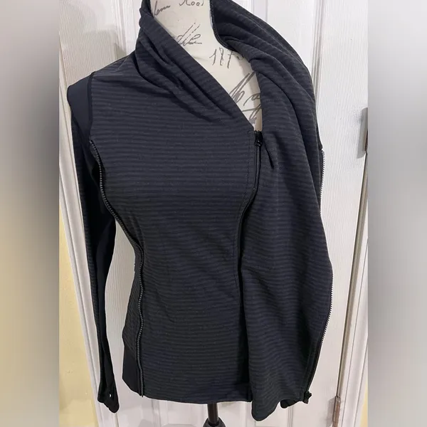 Lululemon Bhakti Yoga Jacket - Image 12