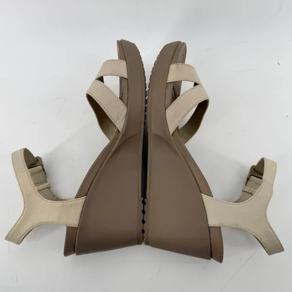Crocs Leigh II Ankle Strap Wedge Sandal Beige Tan Women 10 Y2K Comfy Beach Vacay - Image 6